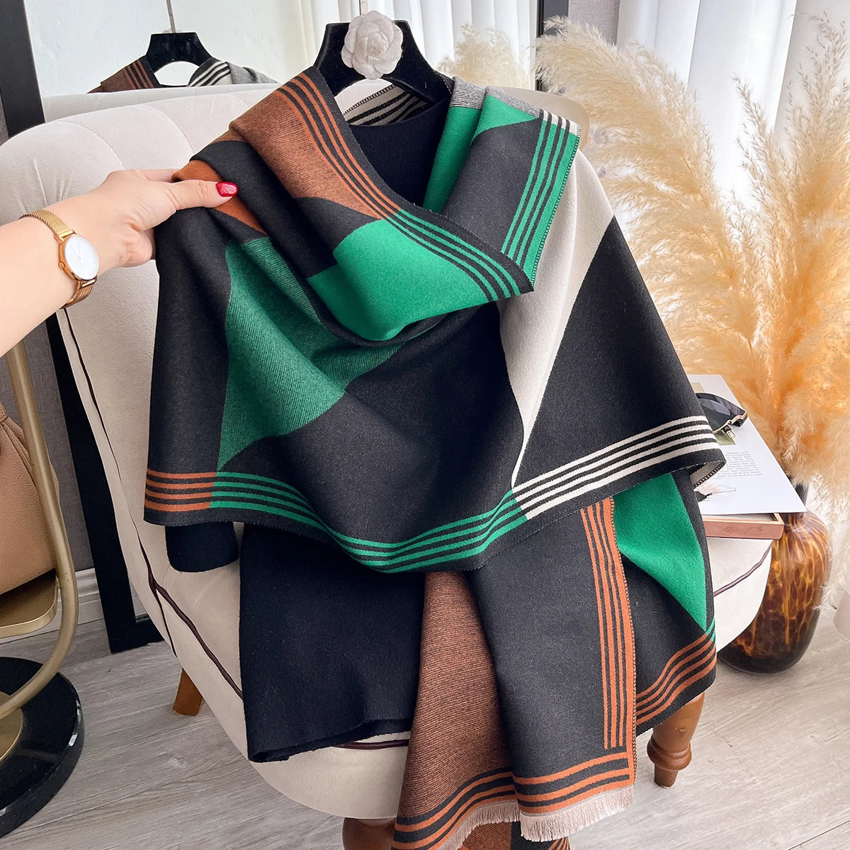 Poncho pour femme ouvert à grand carreaux