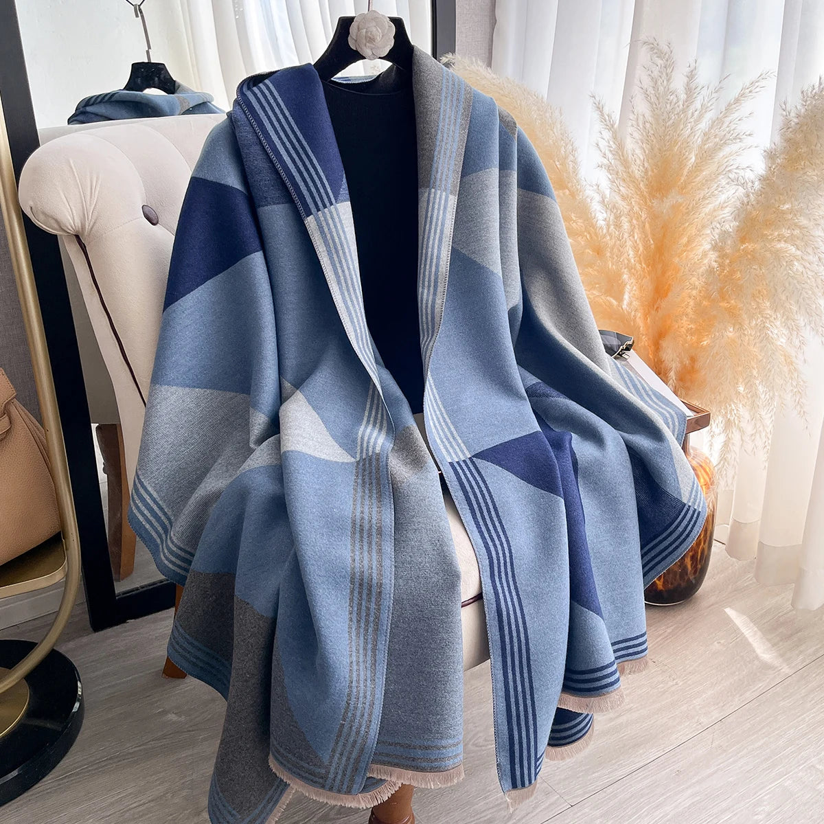 Poncho pour femme ouvert à grand carreaux