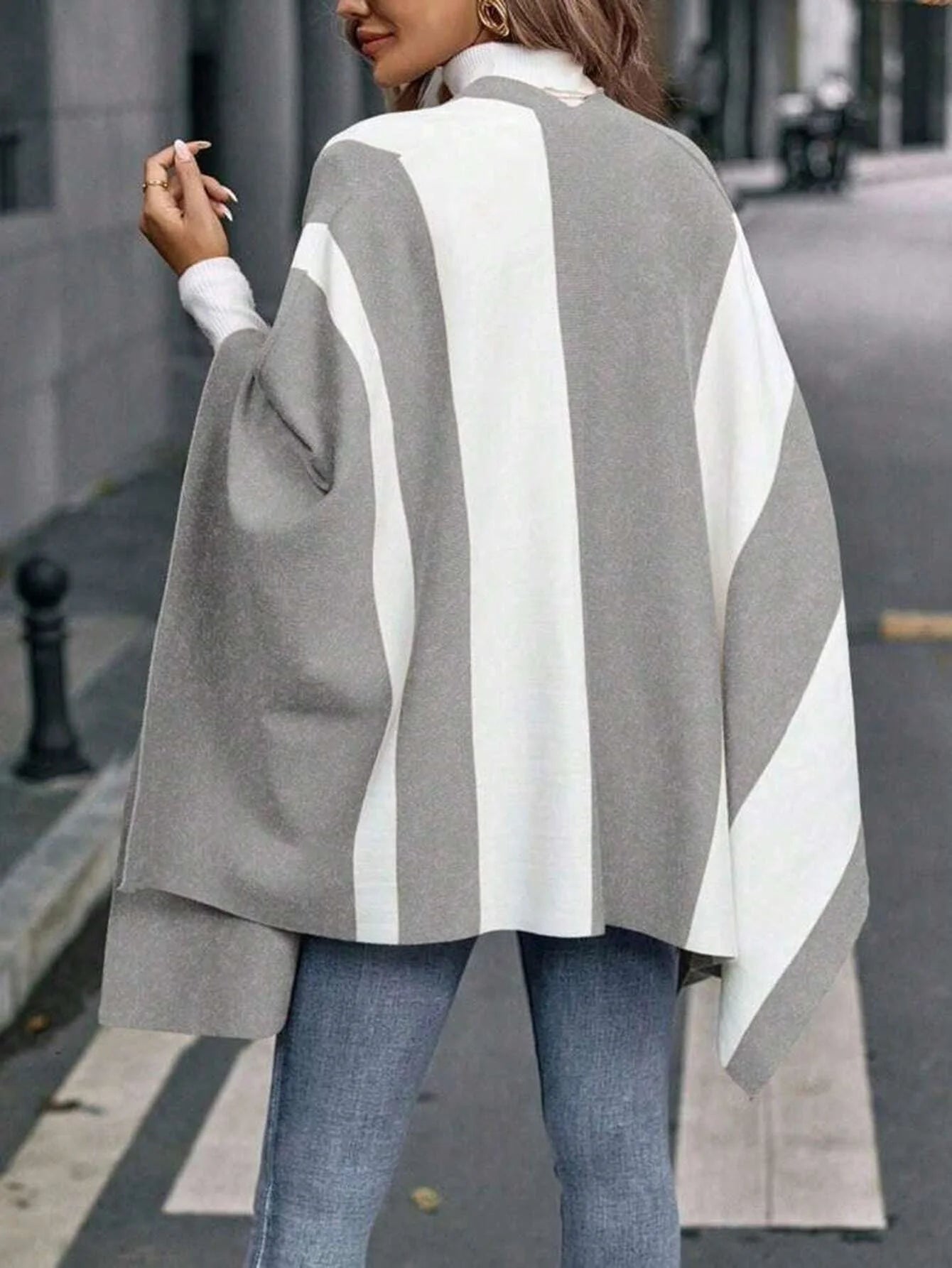 Poncho pour femme style luxueux rayé