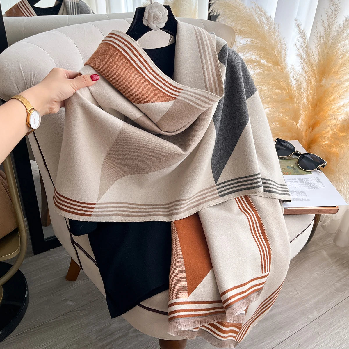 Poncho pour femme ouvert à grand carreaux